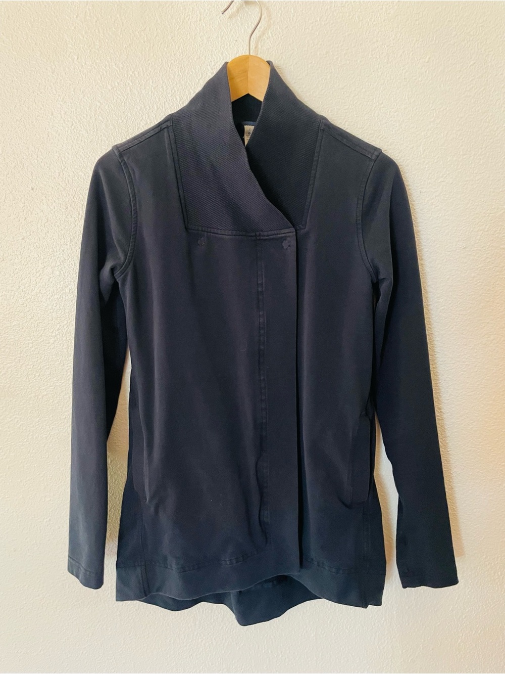 LULULEMON Belle Wrap Asymmetrical Black Sweatshirt Stretch Jacket Size 2